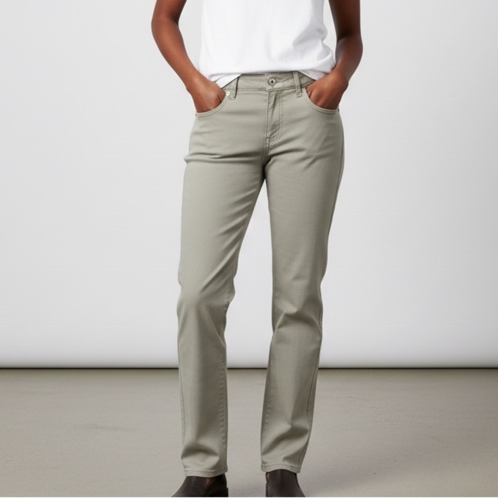 Old Navy Women's Straight Leg Jeans in Tan Size 33/30